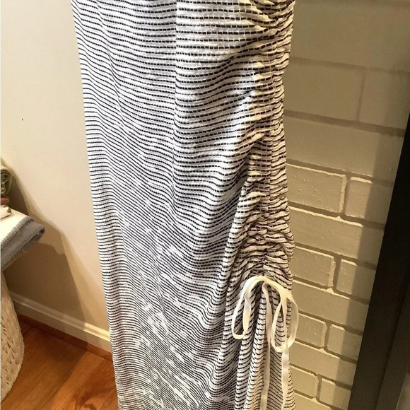 Sporty Max Studio Super Soft Black and White Side Ruched Dress Sz Medium #19 - Picture 7 of 14